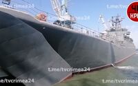 ЖИВОЙ ЩИТ. Для перевозки туристов в Крым задействуют военные корабли, являющиеся законными целями ВСУ